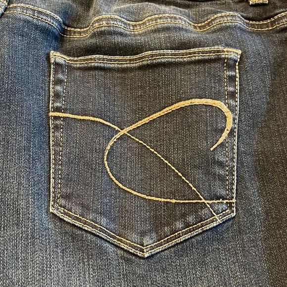 Chico's So Slimming Ankle Cropped Jeans Denim 8 - Picture 5 of 7